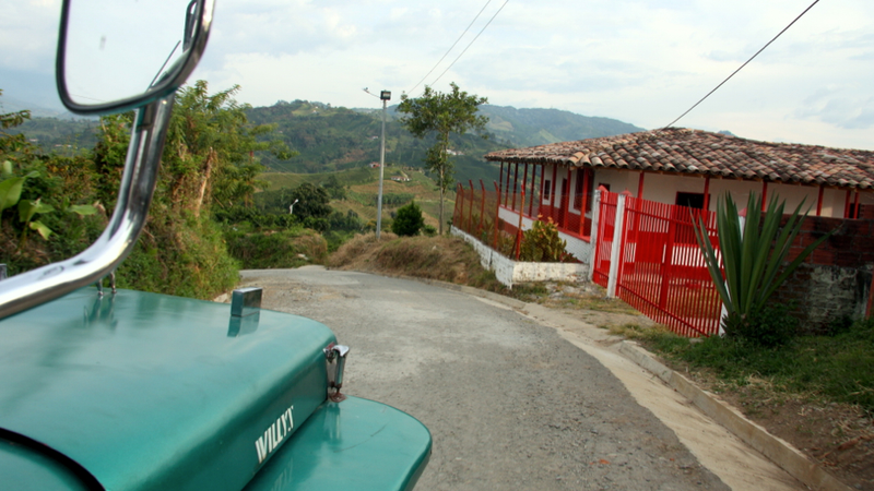 Illustration for article titled The Jalopnik Guide To Driving In Colombia